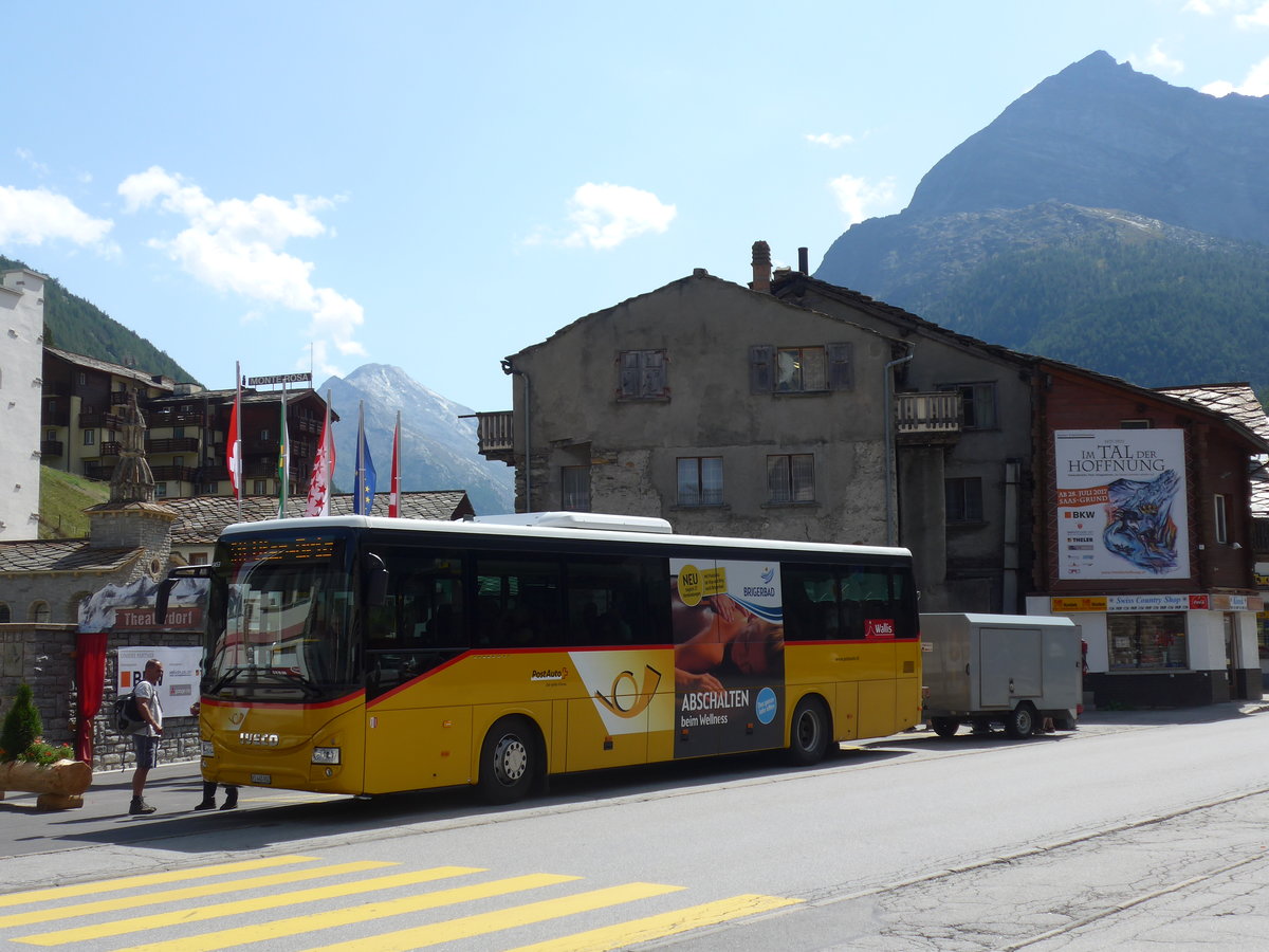 (184'223) - PostAuto Wallis - VS 445'902 - Iveco am 25. August 2017 in Saas-Grund, Post