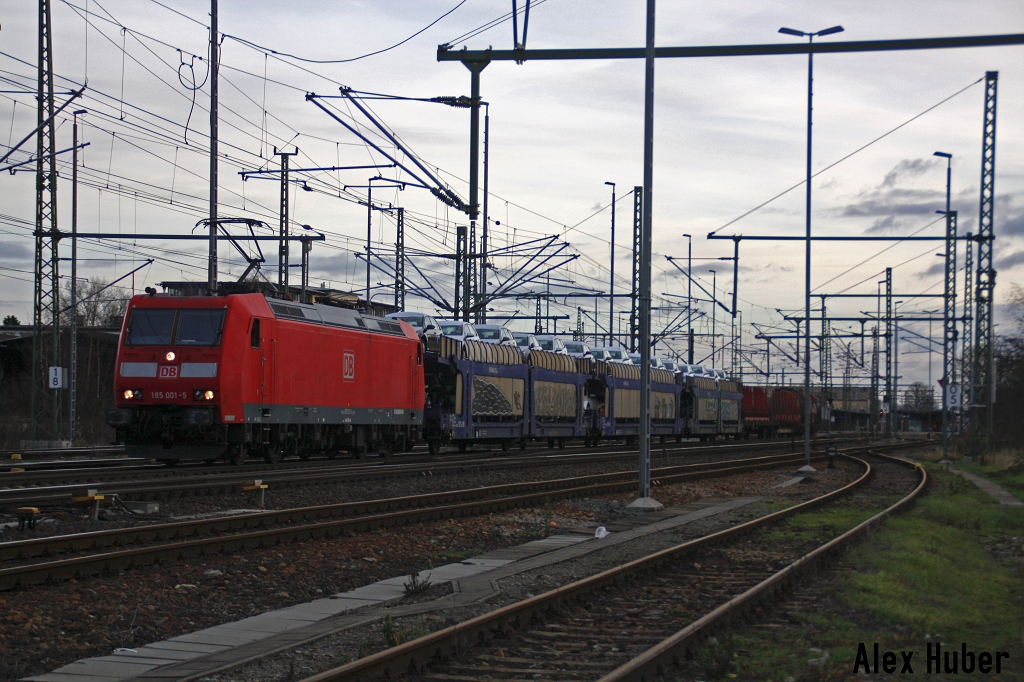 185 001 am 20.12.14 bei der Ausfahrt Weimar gen Erfurt