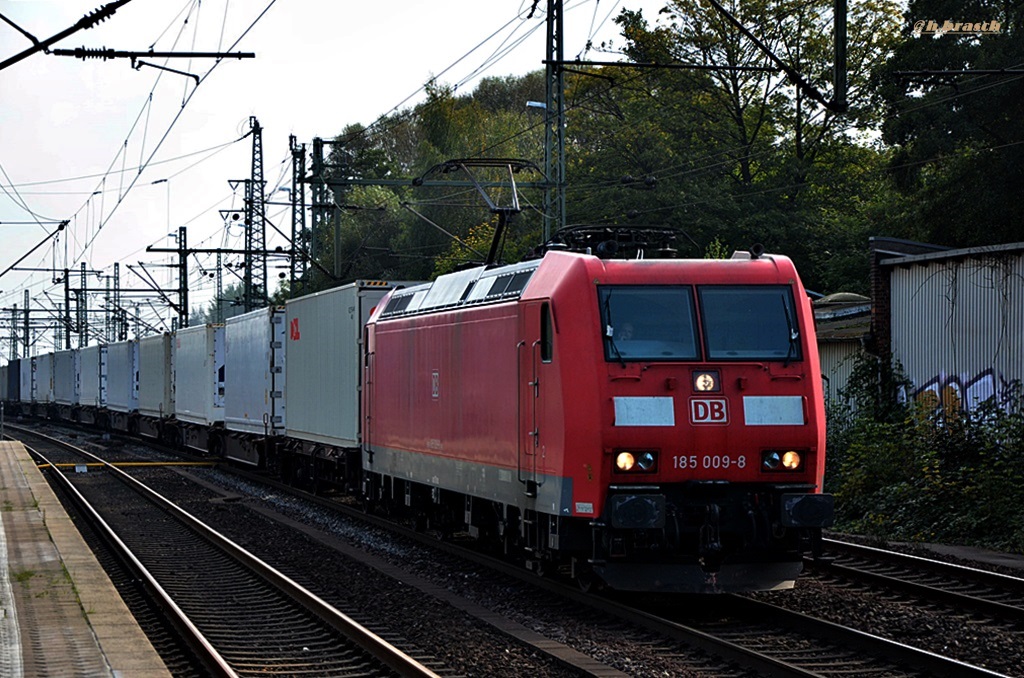 185 009-8 ist am 30.09.14 mit einen kastenzug durch hh-harburg gefahren 