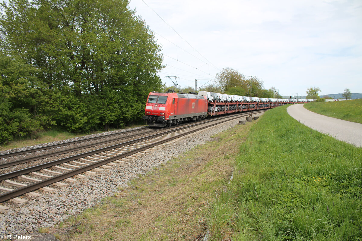 185 051-0 mit einem Autotransportzug Ford bei Pölling. 28.04.24