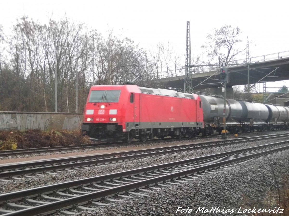 185 239-1 mit einem G�terzug kurz vor dem Bahnhof Delitzsch unt Bf am 18.12.15