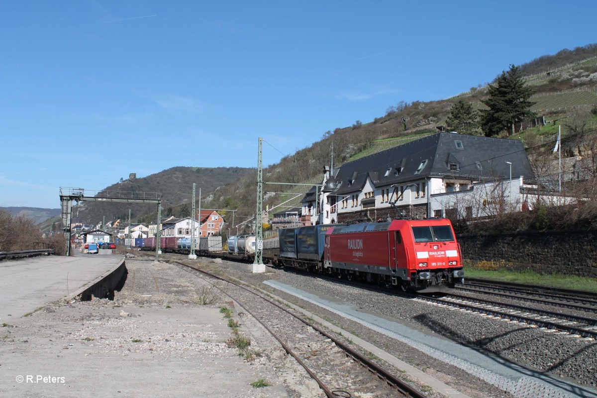 185 311-8 mit dem LKW-Walter in Lorch am Rhein. 20.03.14