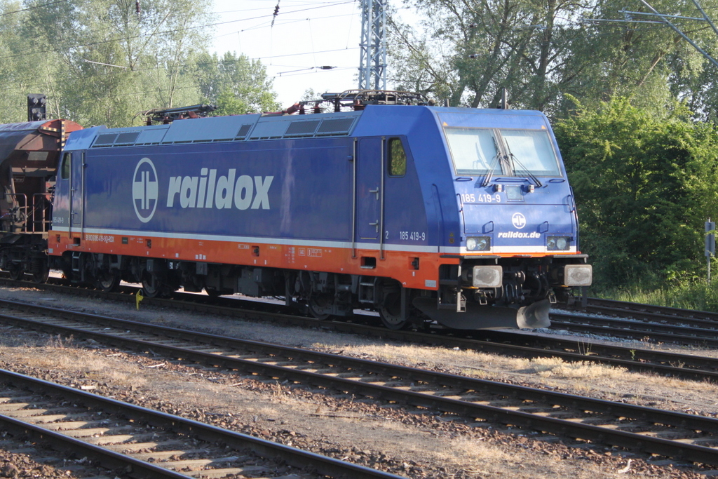 185 419 abgestellt am Morgen des 04.06.2016 im Haltepunkt Rostock-Bramow.