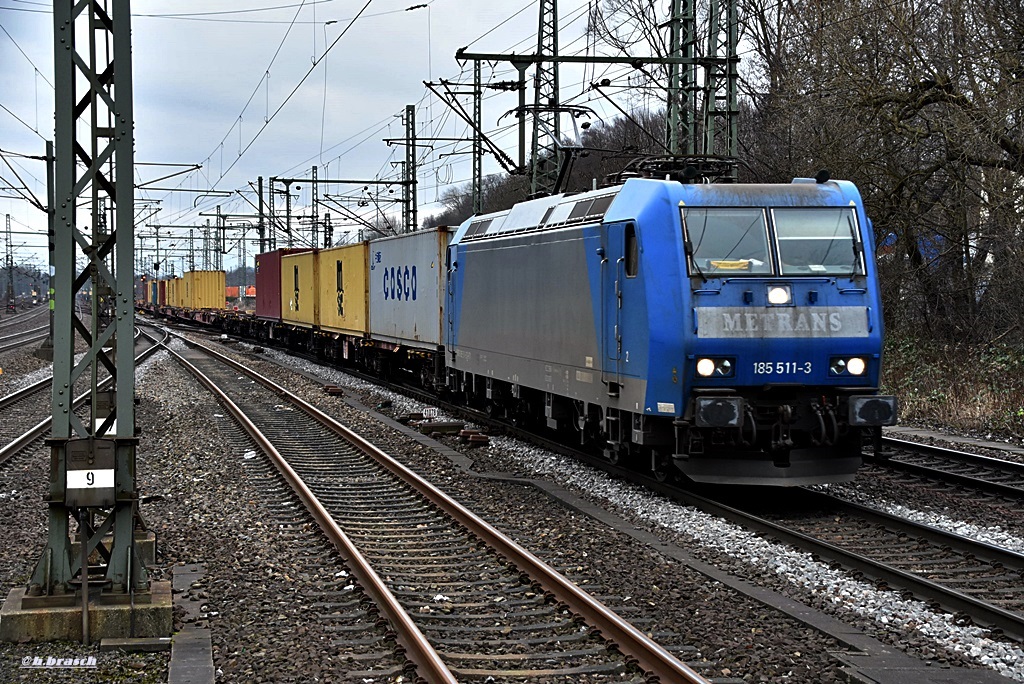 185 511-3 ist mit einen kastenzug durch hh-harburg gefahren,29.01.16