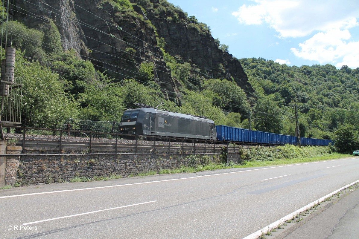 185 552-7 mit einem Eanoas zug der PKP Cargo kurz vor der Loreley. 15.07.14