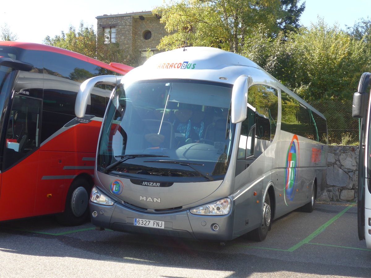 (185'372) - Aus Spanien: TarracoBus, Tarragona - 6327 FNJ - MAN/Irizar am 27. September 2017 in Ordino, Carparkplatz