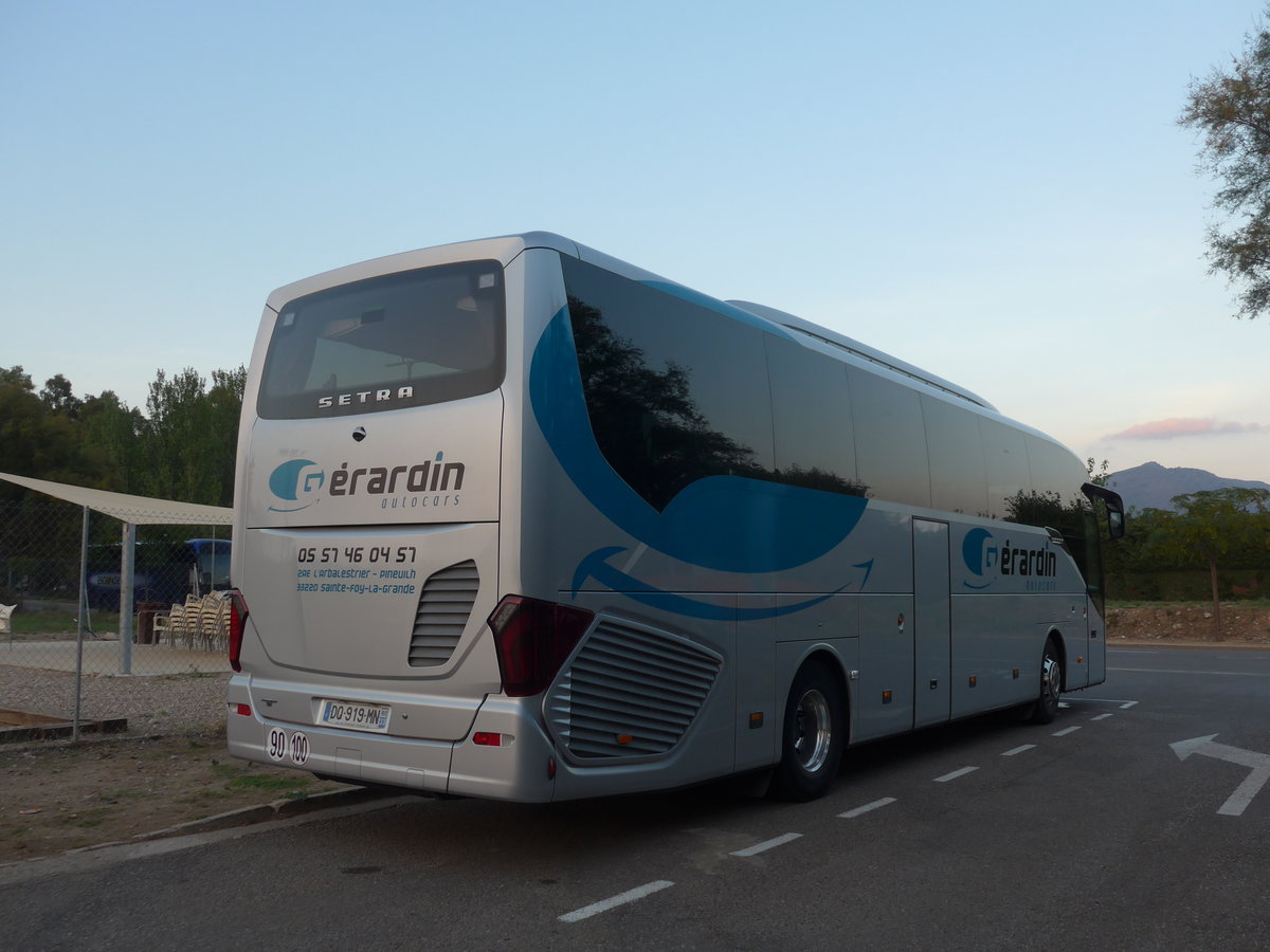 (185'691) - Aus Frankreich: G�rardin, Sainte-Foy-la-Grande - DQ 919 MN - Setra am 29. September 2017 in Roses