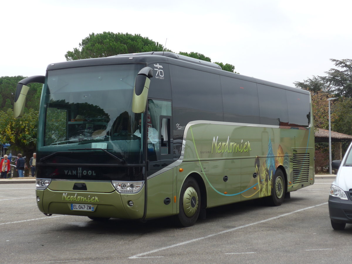 (185'722) - Neodomien, Neuves-Maisons - EL 047 ZM - Van Hool am 30. September 2017 in Montlimar, Raststtte