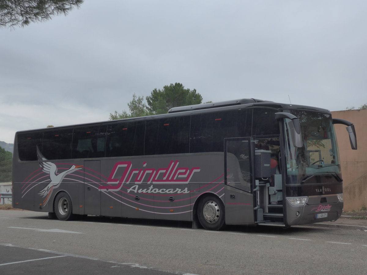 (185'735) - Grindler, Vif - EJ 464 EY - Van Hool am 30. September 2017 in Mont�limar, Rastst�tte