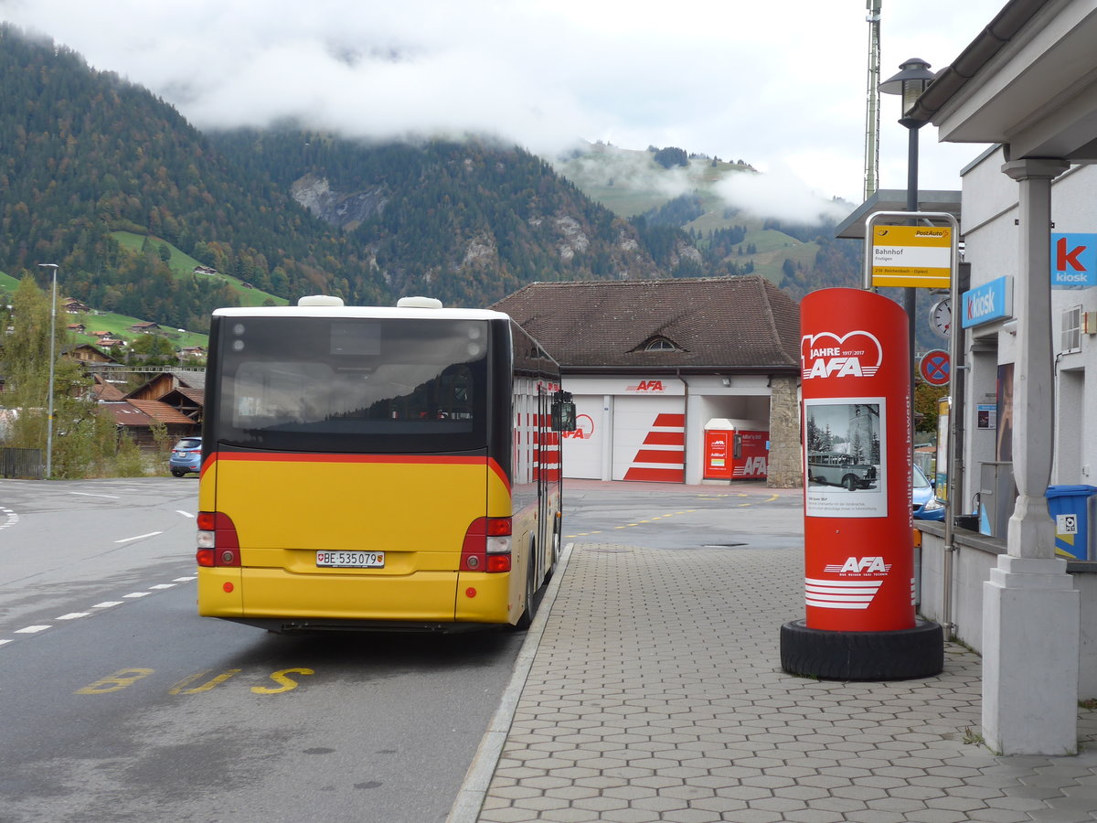 (185'768) - PostAuto Bern - BE 535'079 - MAN/G�ppel (ex Nr. 217; ex RBS Worblaufen Nr. 217) am 8. Oktober 2017 beim Bahnhof Frutigen