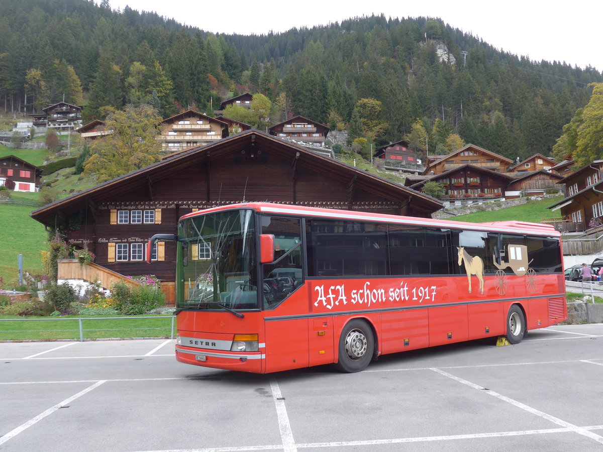 (185'794) - AFA Adelboden - Nr. 20/BE 3044 U - Setra (ex Nr. 6) am 8. Oktober 2017 in Adelboden, M�ritplatz