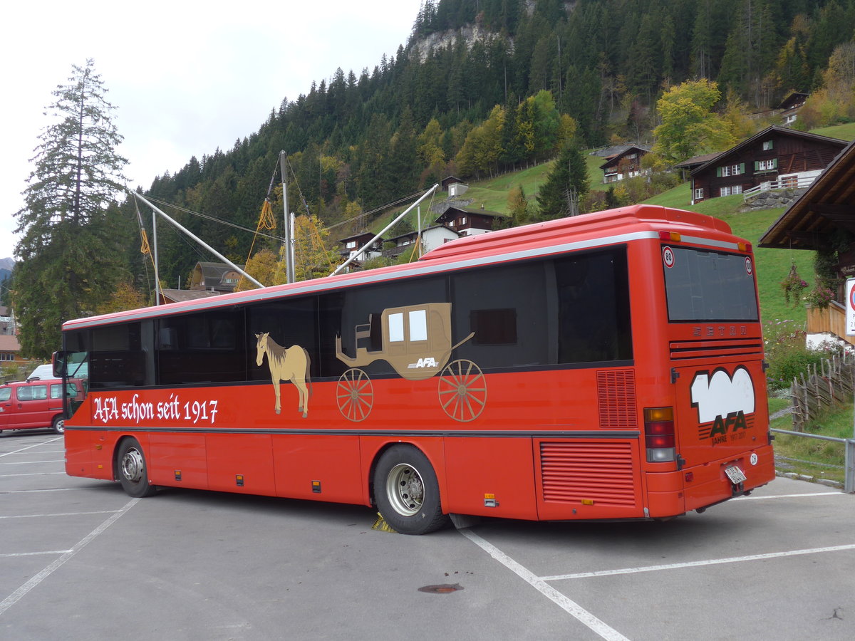 (185'797) - AFA Adelboden - Nr. 20/BE 3044 U - Setra (ex Nr. 6) am 8. Oktober 2017 in Adelboden, M�ritplatz