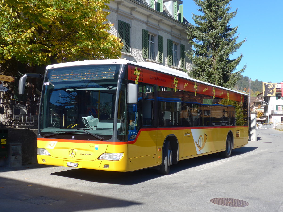 (185'900) - PostAuto Bern - BE 653'386 - Mercedes am 16. Oktober 2017 beim Bahnhof Zweisimmen