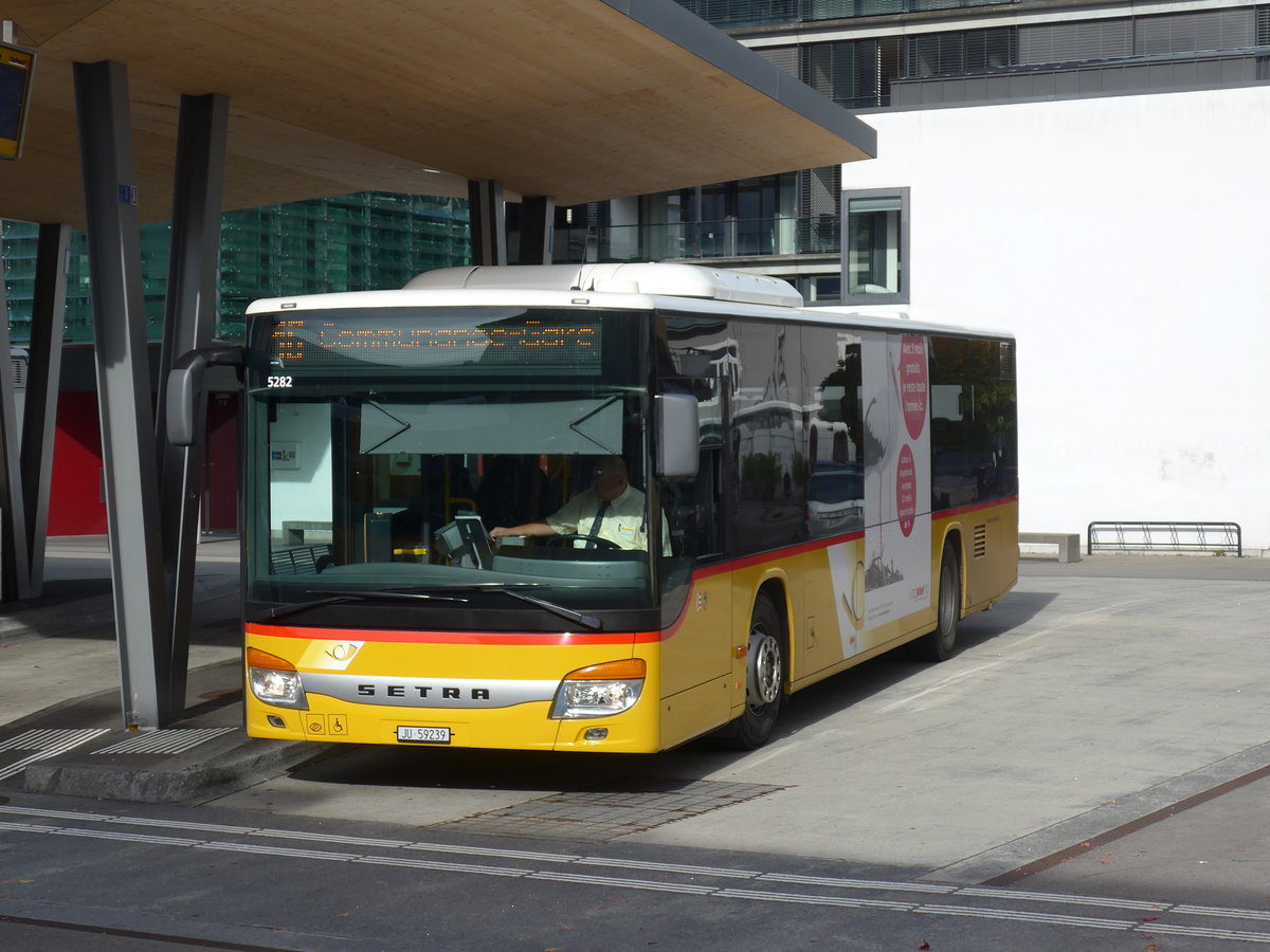 (186'009) - CarPostal Ouest - JU 59'239 - Setra (ex Nr. 23) am 21. Oktober 2017 beim Bahnhof Delmont