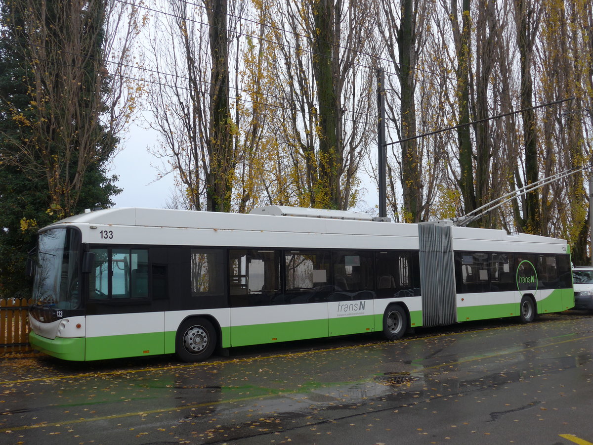 (186'589) - transN, La Chaux-de-Fonds - Nr. 133 - Hess/Hess Gelenktrolleybus (ex TN Neuch�tel Nr. 133) am 25. November 2017 in Neuch�tel, D�p�t