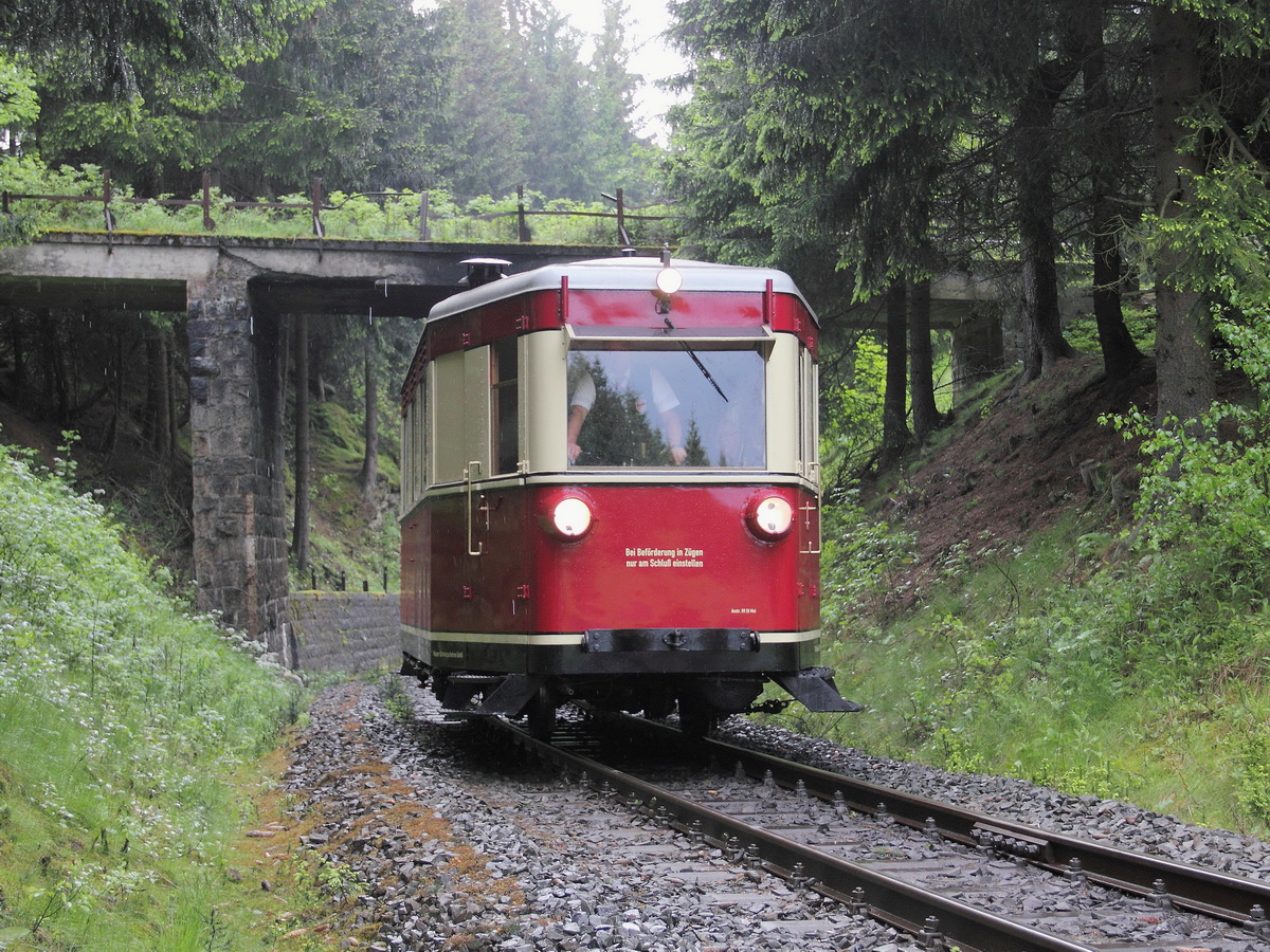 
187 001-3 am 24.05.2014 auf der Strecke zwischen Benneckenstein und Eisfelder Talmühle in Richtung Gernrode.