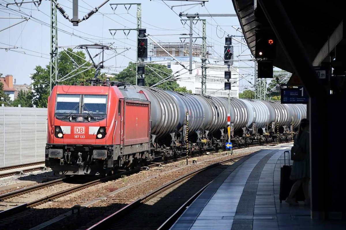 187 133 fuhr mit einen tanker durch erfurt,07.08.20