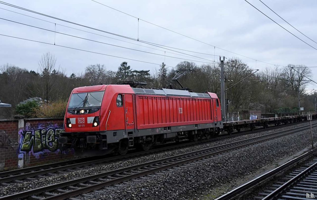 187 171 brauste mit einen leeren containerzug durch reinbek,13.01.21