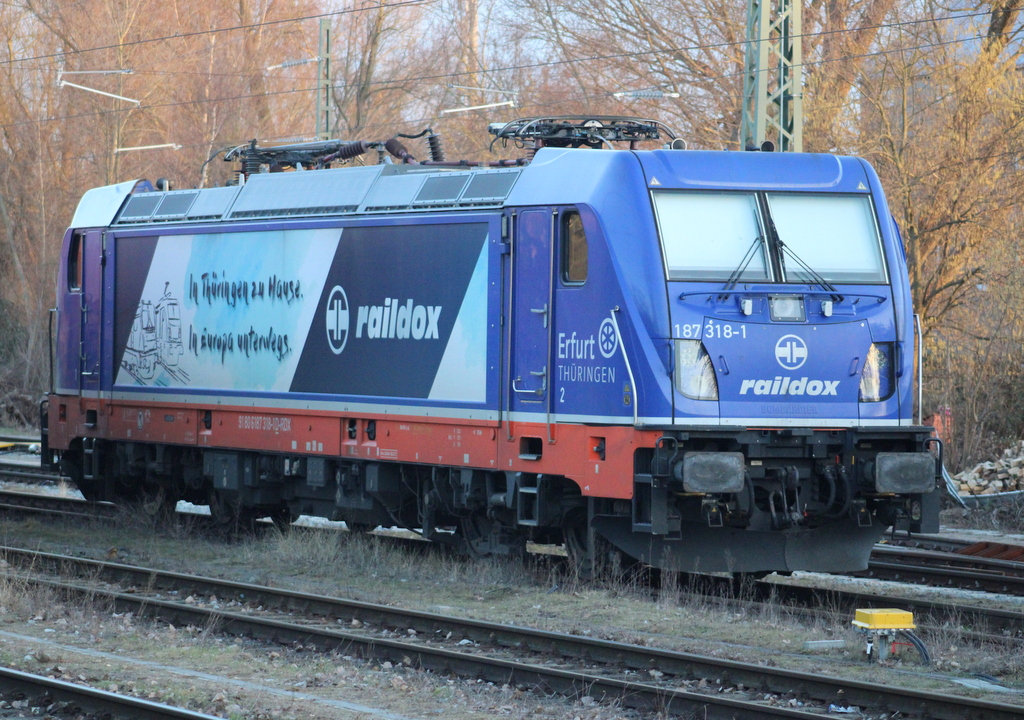 187 318 von Raildox stand am 01.03.2026 in Rostock-Bramow abgestellt.