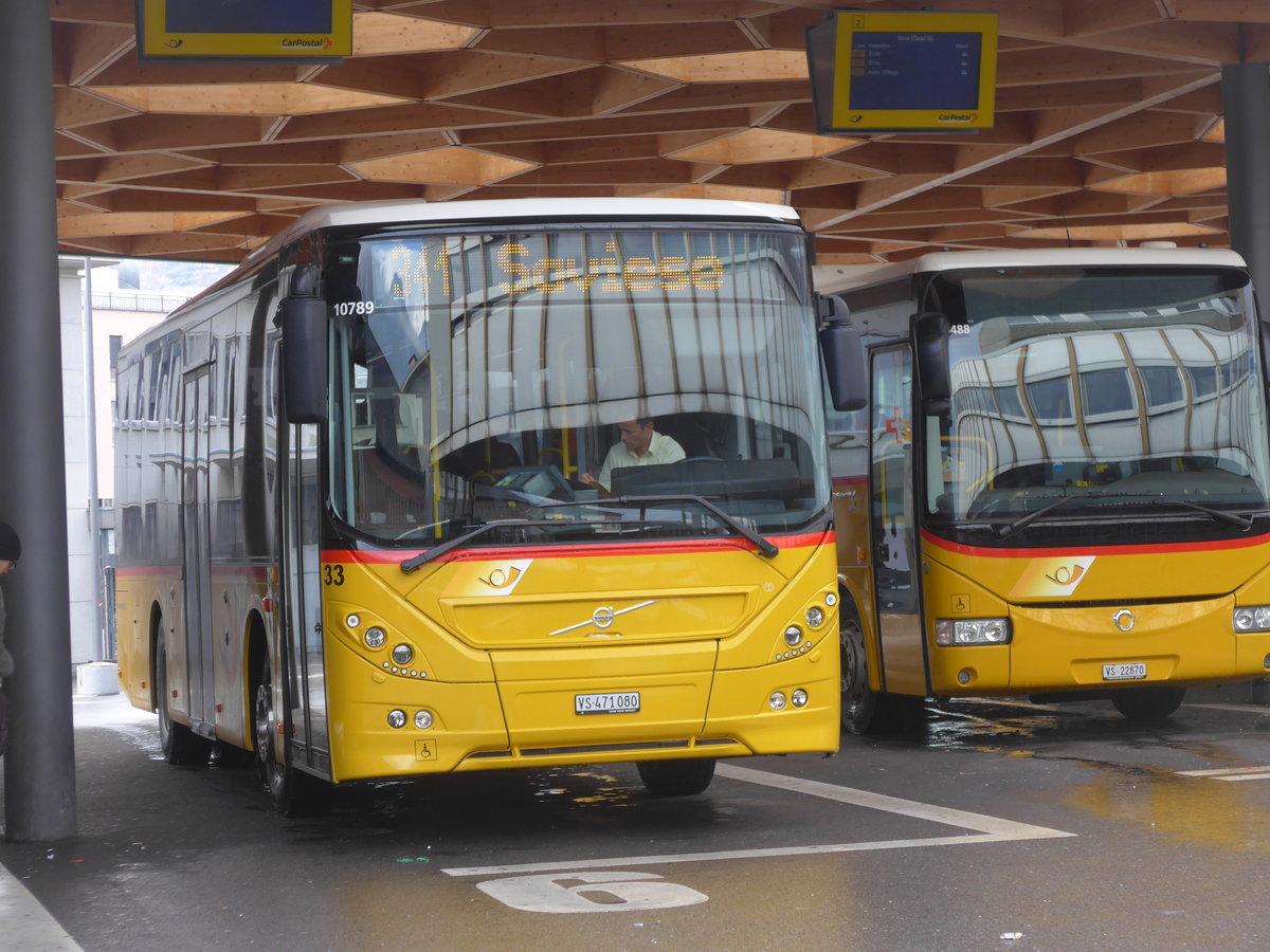 (188'431) - PostAuto Wallis - Nr. 33/VS 471'080 - Volvo (ex TRD, Savise) am 11. Februar 2018 beim Bahnhof Sion