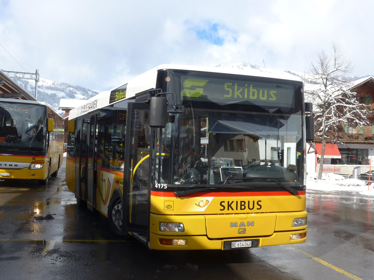 (188'477) - AVG Meiringen - Nr. 72/BE 614'040 - MAN/G�ppel am 12. Februar 2018 beim Bahnhof Gstaad (Einsatz PostAuto)