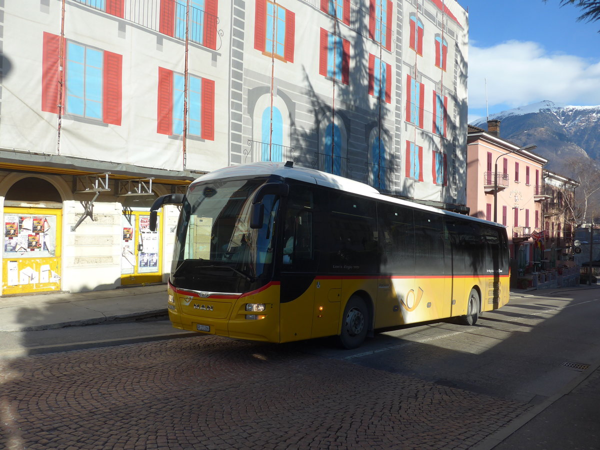 (188'557) - PostAuto Graubnden - GR 173'206 - MAN am 14. Februar 2018 beim Bahnhof Bellinzona
