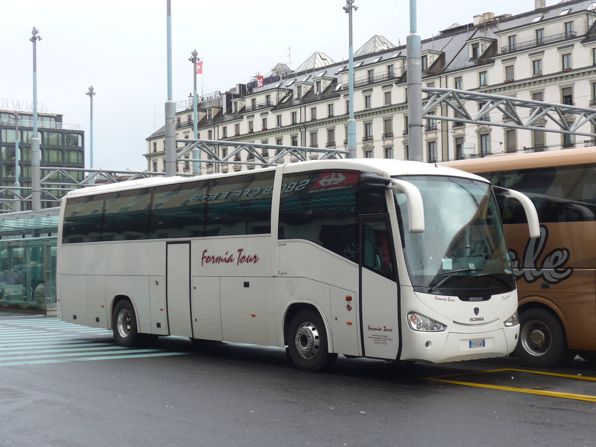 (189'199) - Aus Italien: Formia Tour, Formia - EX-042 WT - Scania/Irizar am 12. M�rz 2018 beim Bahnhof Gen�ve