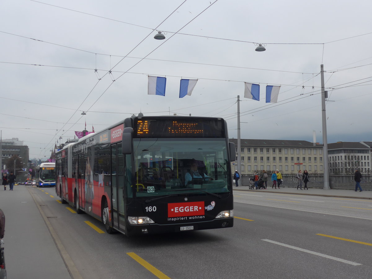 (189'370) - VBL Luzern - Nr. 160/LU 15'023 - Mercedes am 17. M�rz 2018 in Luzern, Bahnhofbr�cke