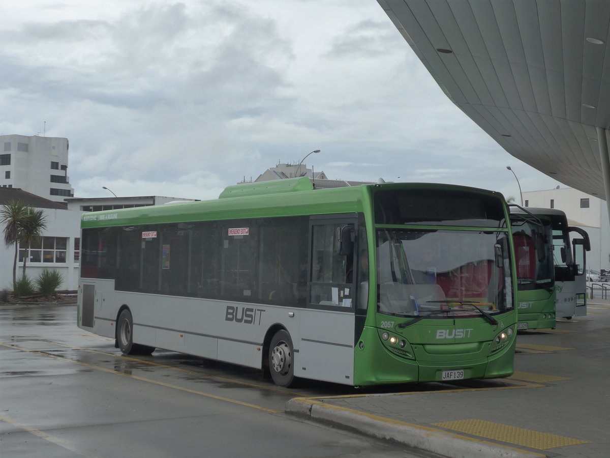 (191'892) - BusIt, Hamilton - Nr. 2057/JAF139 - Alexander Dennis/KiwiBus (ex Pavlowich, Auckland; ex Vorfhrfahrzeug) am 29. April 2018 in Hamilton, Centralstation