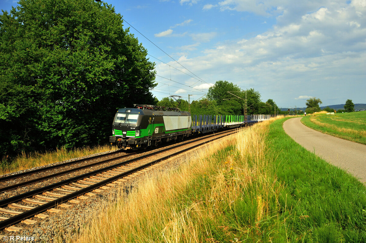 193 765 mit einem SETG Leer-Holzzug bei Pölling in Richtung Nürnberg. 16.07.23