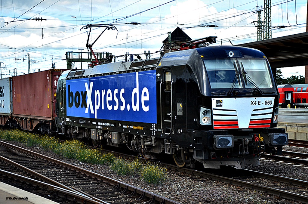 193 863 fuhr mit einen kastenzug durch bremen,29.09.15