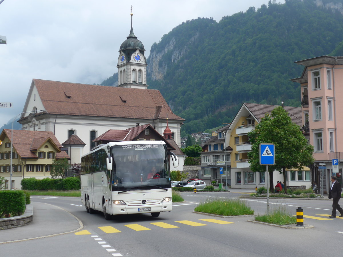 (193'067) - Aus Ungarn: Vrs, Kiskrs - NAR-899 - Mercedes am 20. Mai 2018 in Wolfenschiessen, Hauptstrasse 