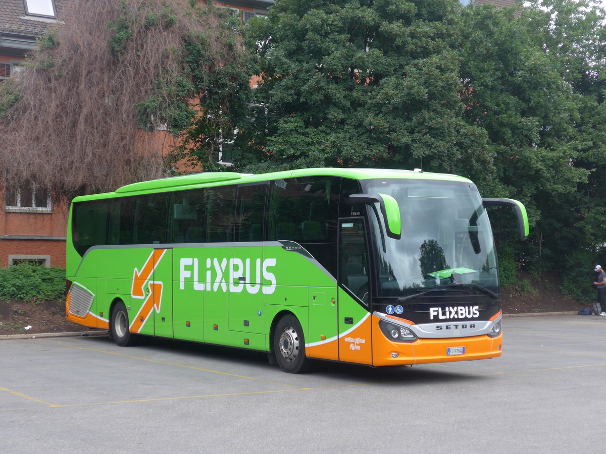 (193'789) - Aus Italien: Cortina Express, Cortina d'Ampezzo - FC-976 WC - Setra am 9. Juni 2018 in Z�rich, Sihlquai