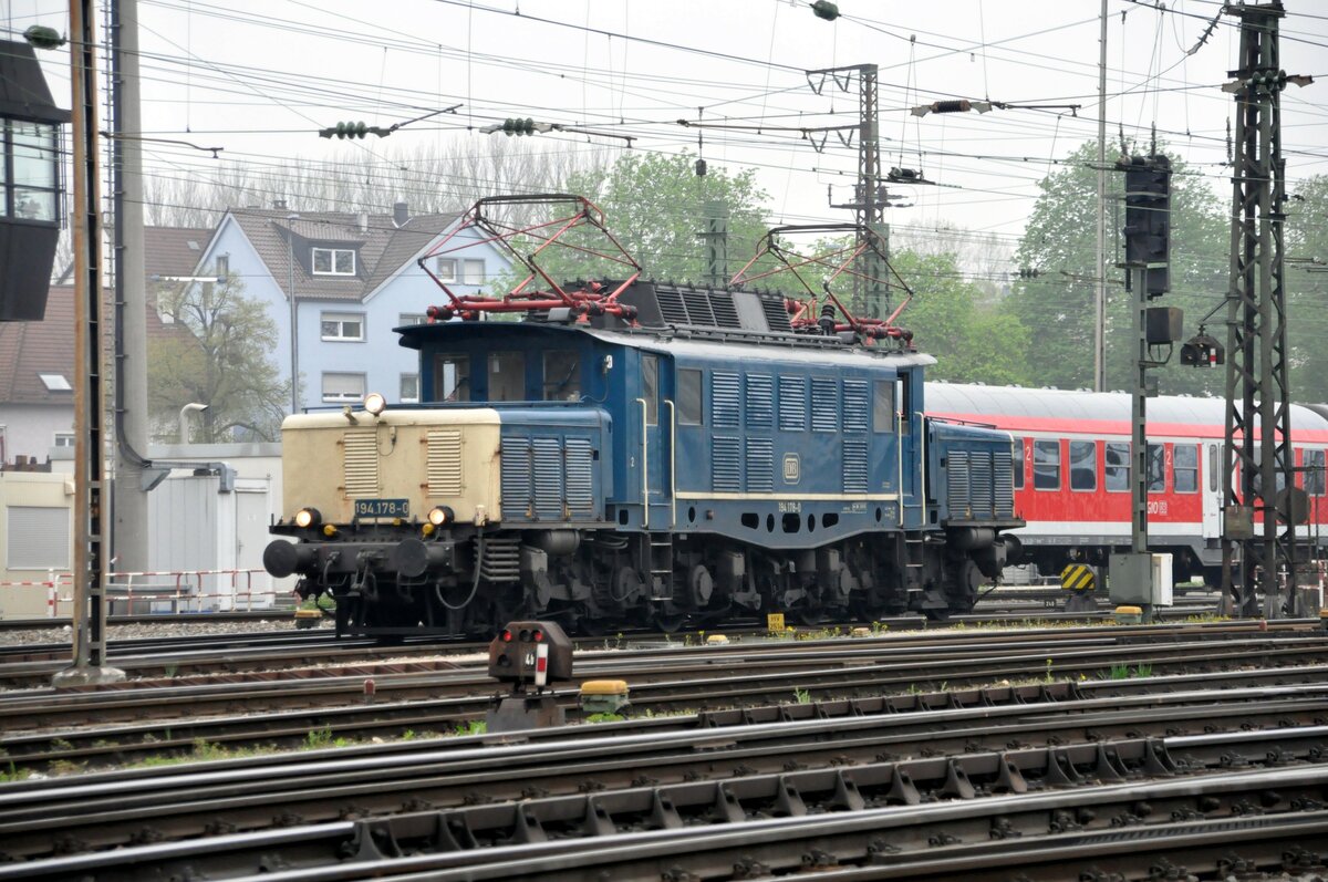 194 178-0 in Ulm am 01.05.2013.