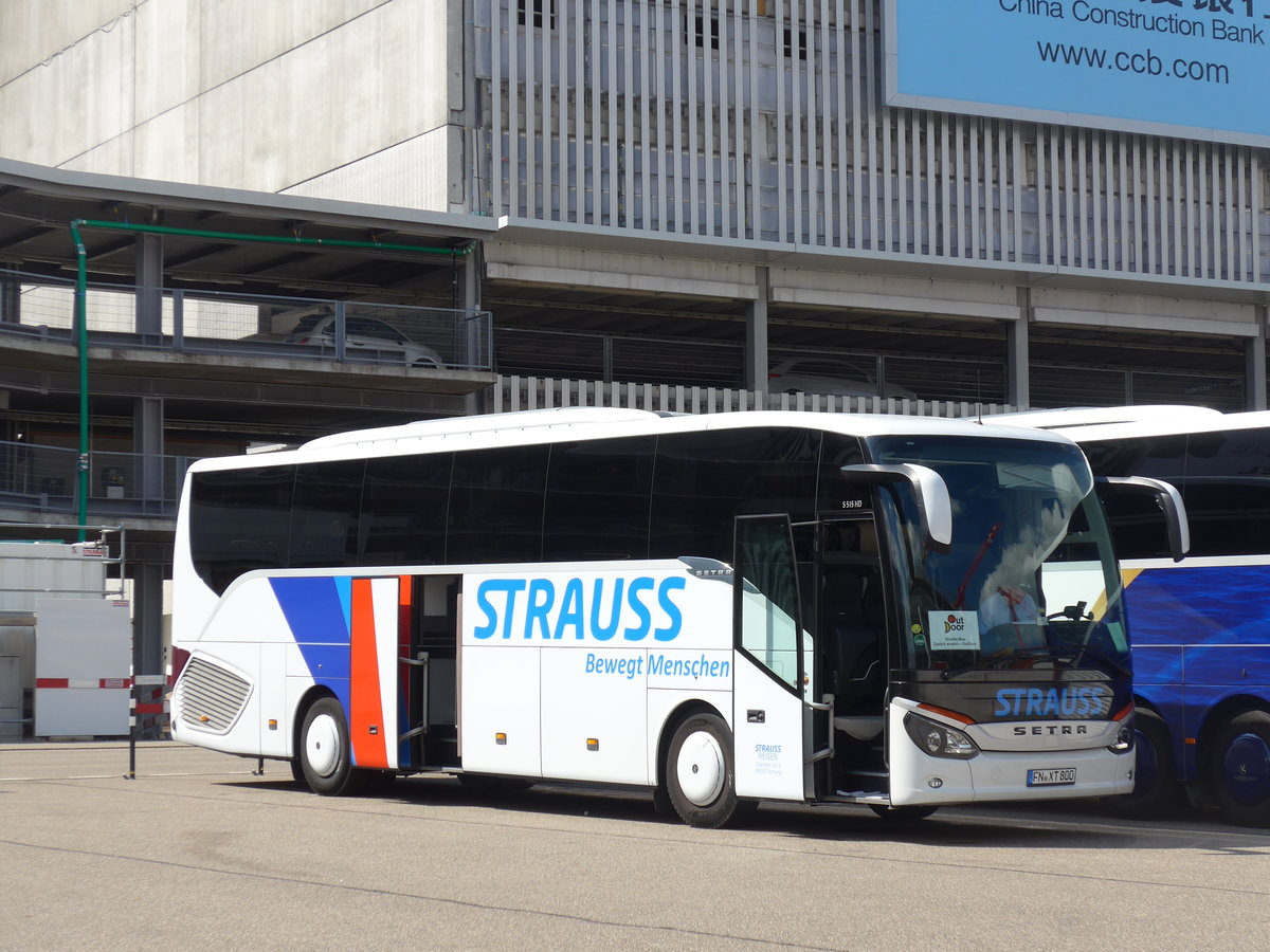 (194'270) - Aus Deutschland: Strauss, Tettnang - FN-XT 800 - Setra am 18. Juni 2018 in Z�rich, Flughafen