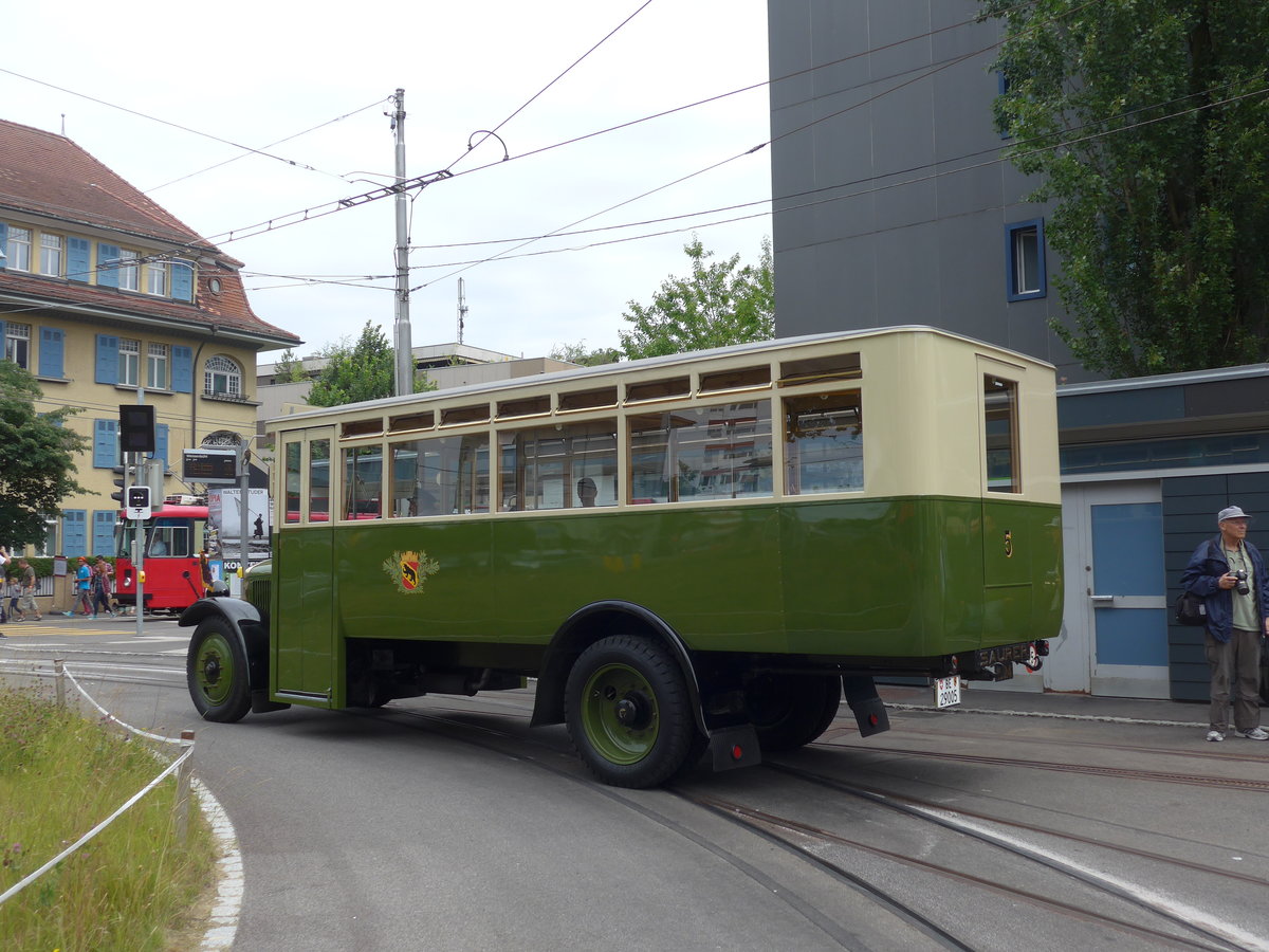 (194'356) - SVB Bern (Bernmobil historique) - Nr. 5/BE 29'005 - Saurer am 24. Juni 2018 in Bern, Weissenb�hl