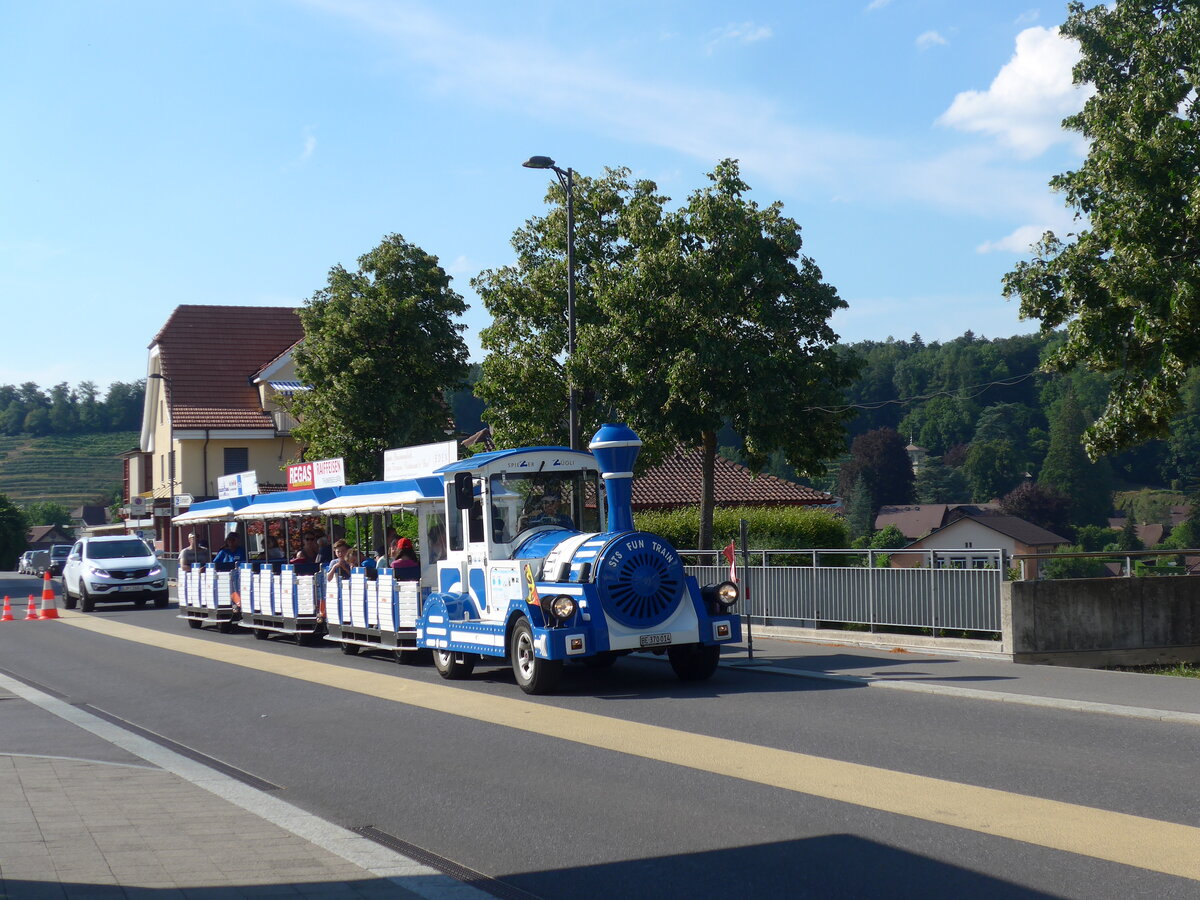 (194'746) - Spiezer Z�gli, Spiez - BE 370'014 - am 9. Juli 2018 beim Bahnhof Spiez