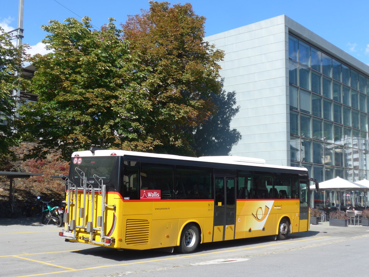 (195'325) - PostAuto Wallis - VS 415'900 - Irisbus am 29. Juli 2018 beim Bahnhof Brig