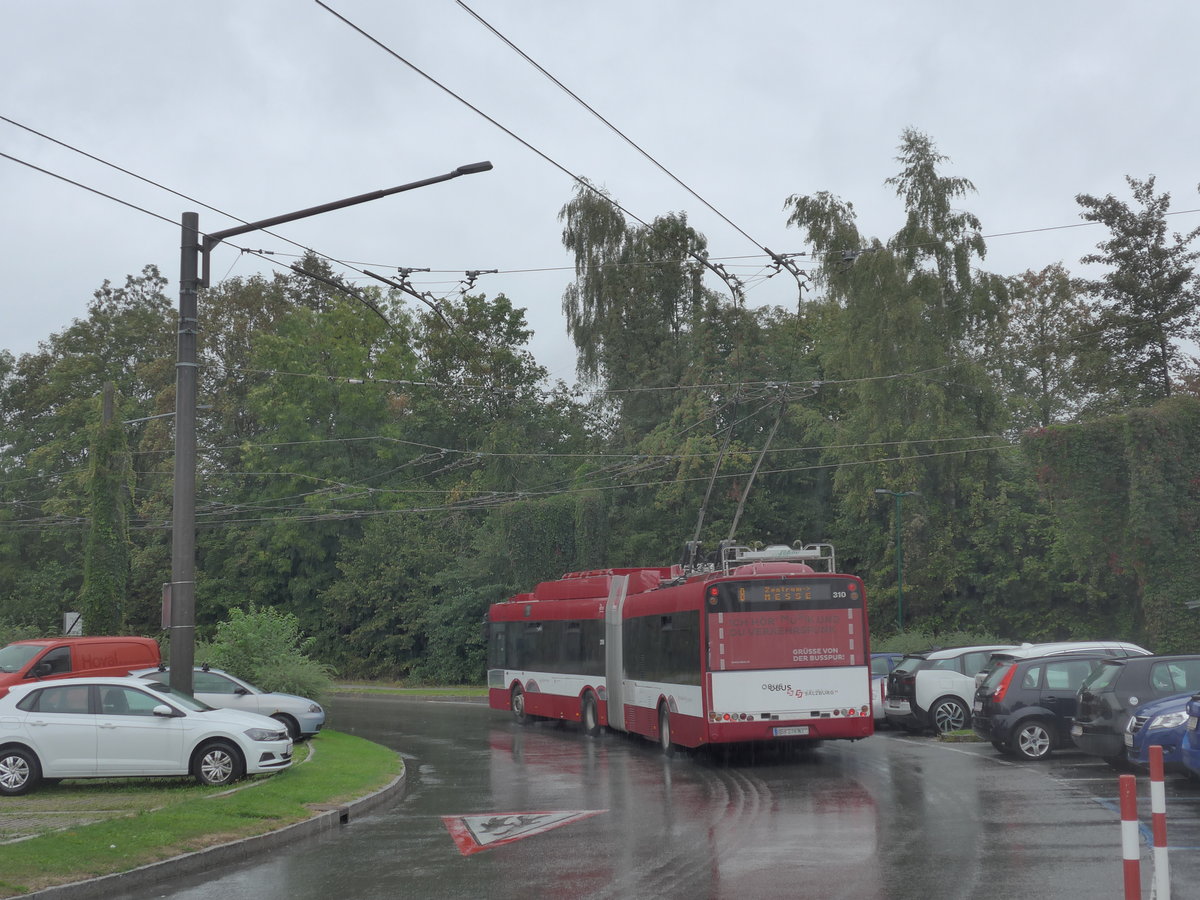 (197'455) - OBUS Salzburg - Nr. 310/S 214 NY - Solaris Gelenktrolleybus am 14. September 2018 beim Bahnhof Salzburg Sd