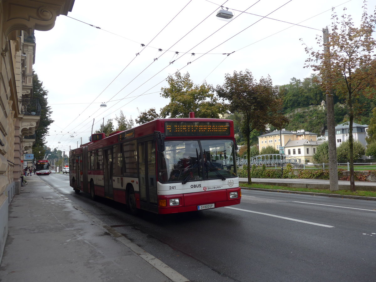 (197'530) - OBUS Salzburg - Nr. 241/S 800 EP - Gr�f&Stift Gelenktrolleybus (ex Nr. 9661) am 14. September 2018 in Salzburg, Mozartsteg
