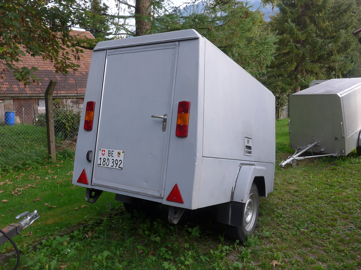 (197'872) - AVG Meiringen - BE 180'392 - Gowa Gep�ckanh�nger (ex P 30'076) am 16. September 2018 in Meiringen, Garage