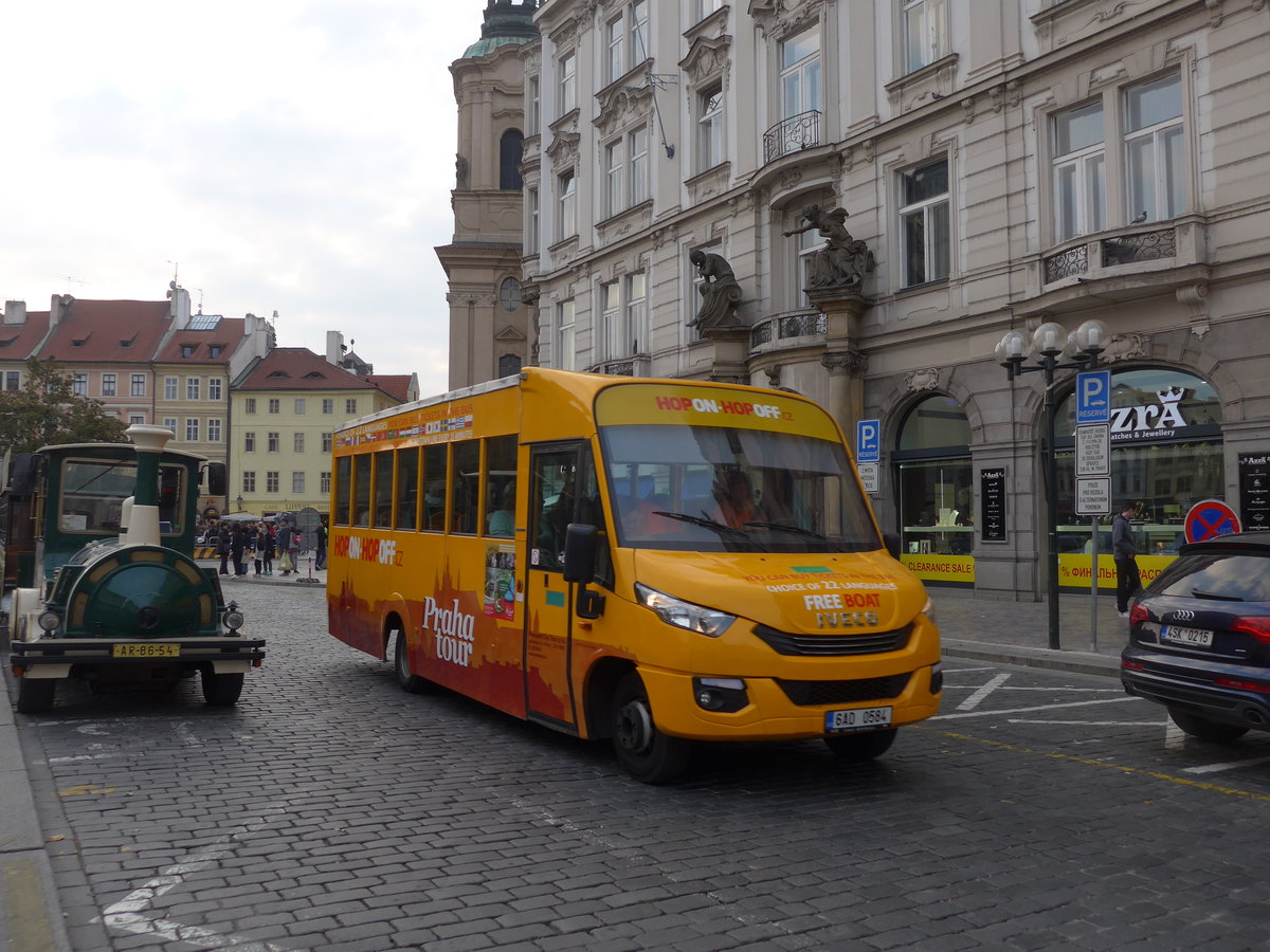 (198'748) - Premiant City Tour, Praha - 6AD 0584 - Iveco/MAVE am 19. Oktober 2018 in Praha, Staromestsk� N�mest�