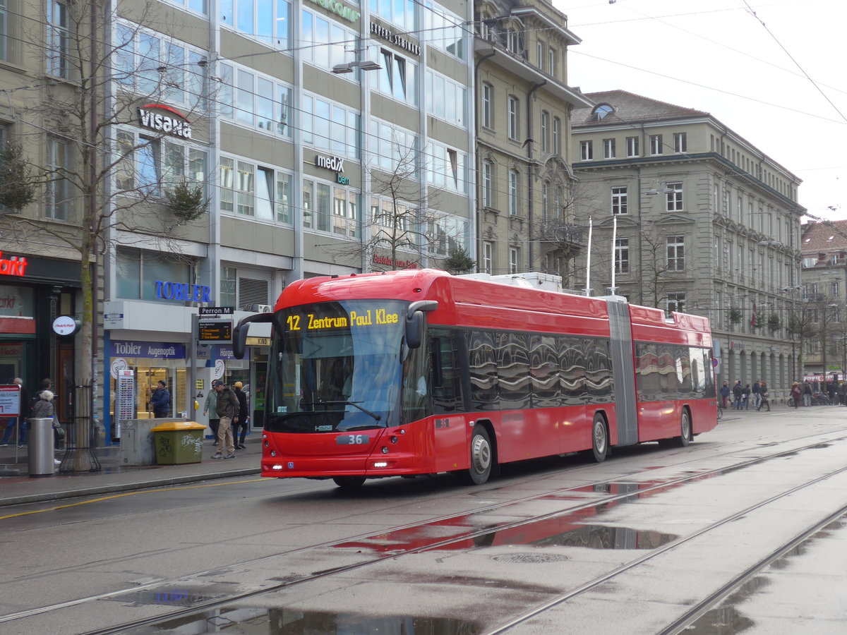 (199'899) - Bernmobil, Bern - Nr. 36 - Hess/Hess Gelenktrolleybus am 10. Dezember 2018 beim Bahnhof Bern