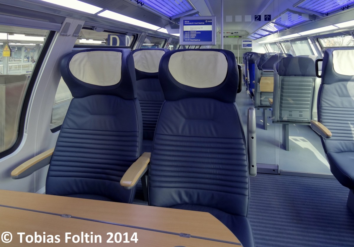 1.Klasse Bereich in einem modernen Doppelstockwagen mit der Bezeichnung DABpbzfa 767.2.
Aufgenommen im März 2014.