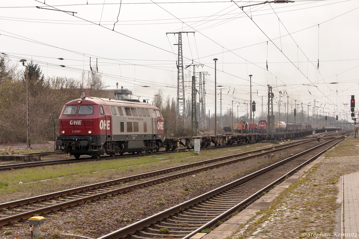 200087 (216 123-0) OHE Cargo GmbH mit einem Sggmrss Ganzzug in Stendal und fuhr weiter in Richtung Magdeburg. 14.04.2015
