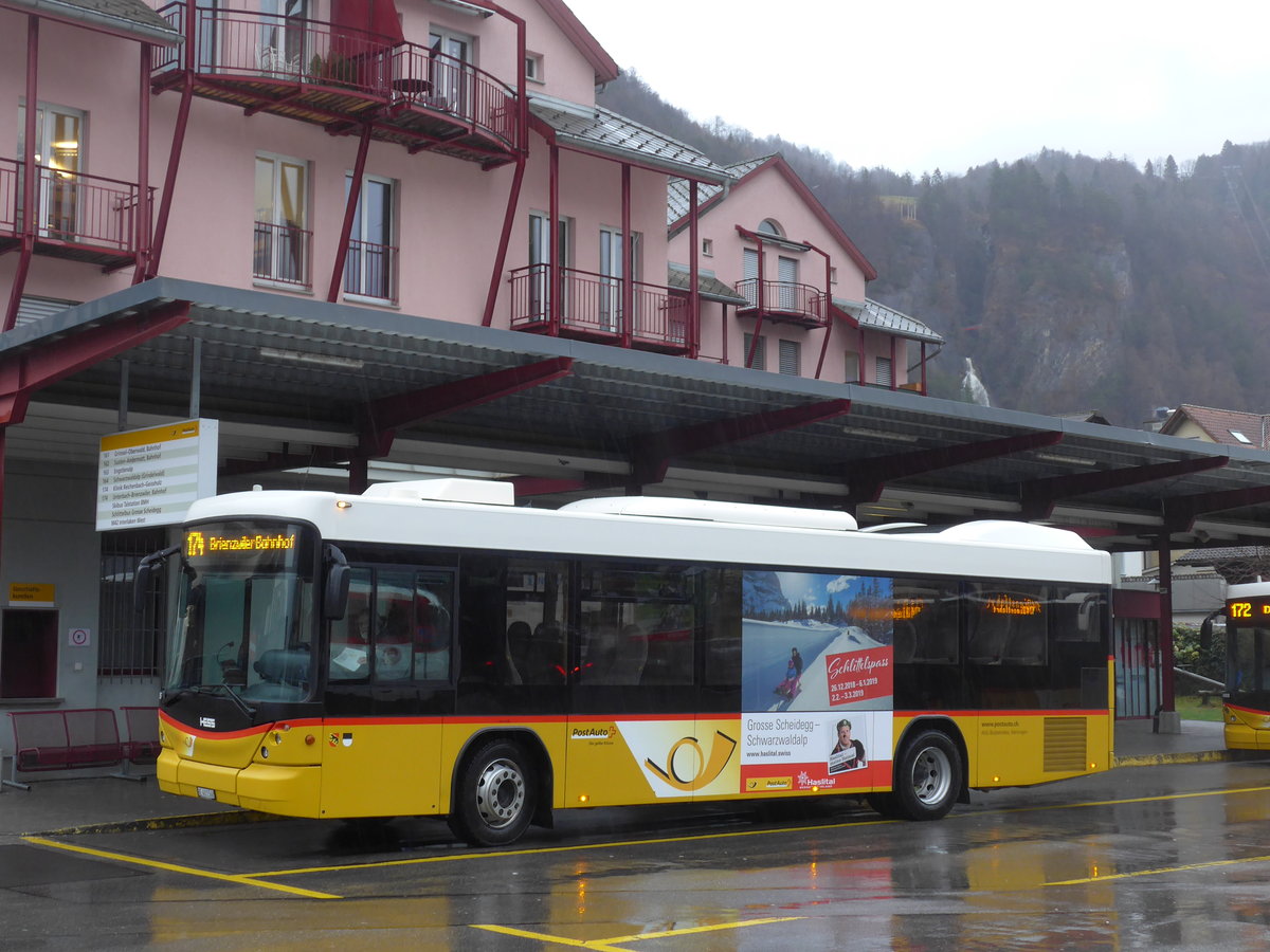 (200'105) - AVG Meiringen - Nr. 68/BE 401'568 - Scania/Hess (ex Nr. 59; ex Steiner, Messen) am 24. Dezember 2018 in Meiringen, Postautostation