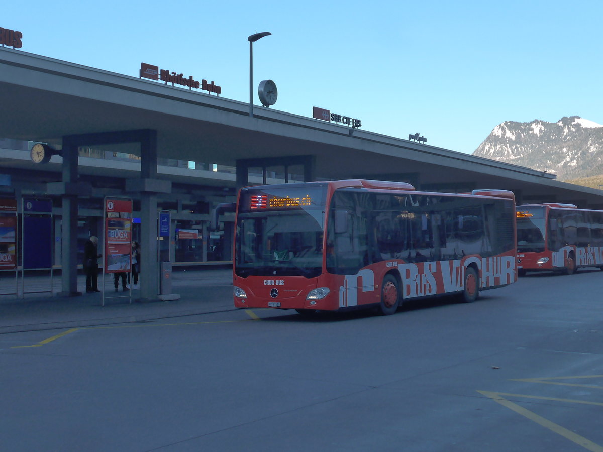 (200'318) - SBC Chur - Nr. 18/GR 97'518 - Mercedes am 26. Dezember 2018 beim Bahnhof Chur
