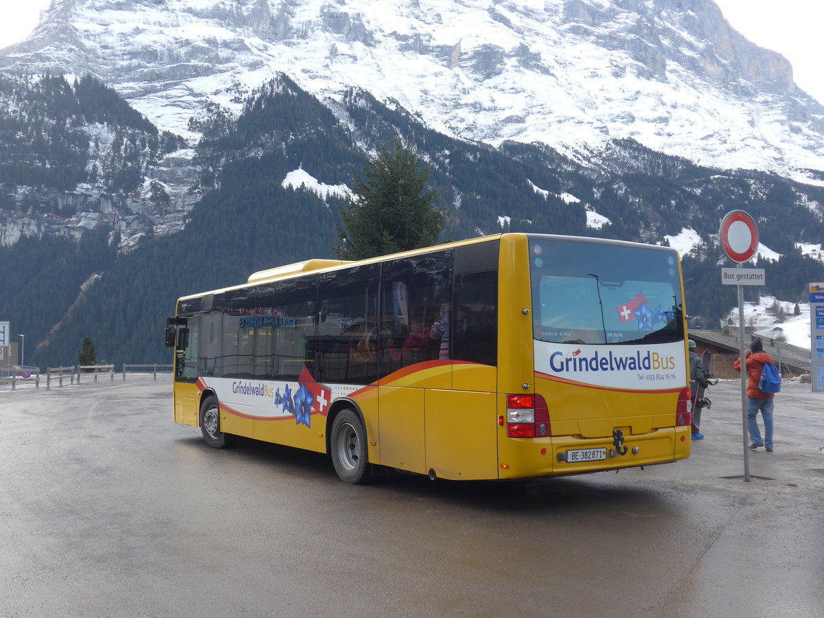 (200'481) - AVG Grindelwald - Nr. 18/BE 382'871 - MAN/G�ppel am 1. Januar 2019 beim Bahnhof Grindelwald