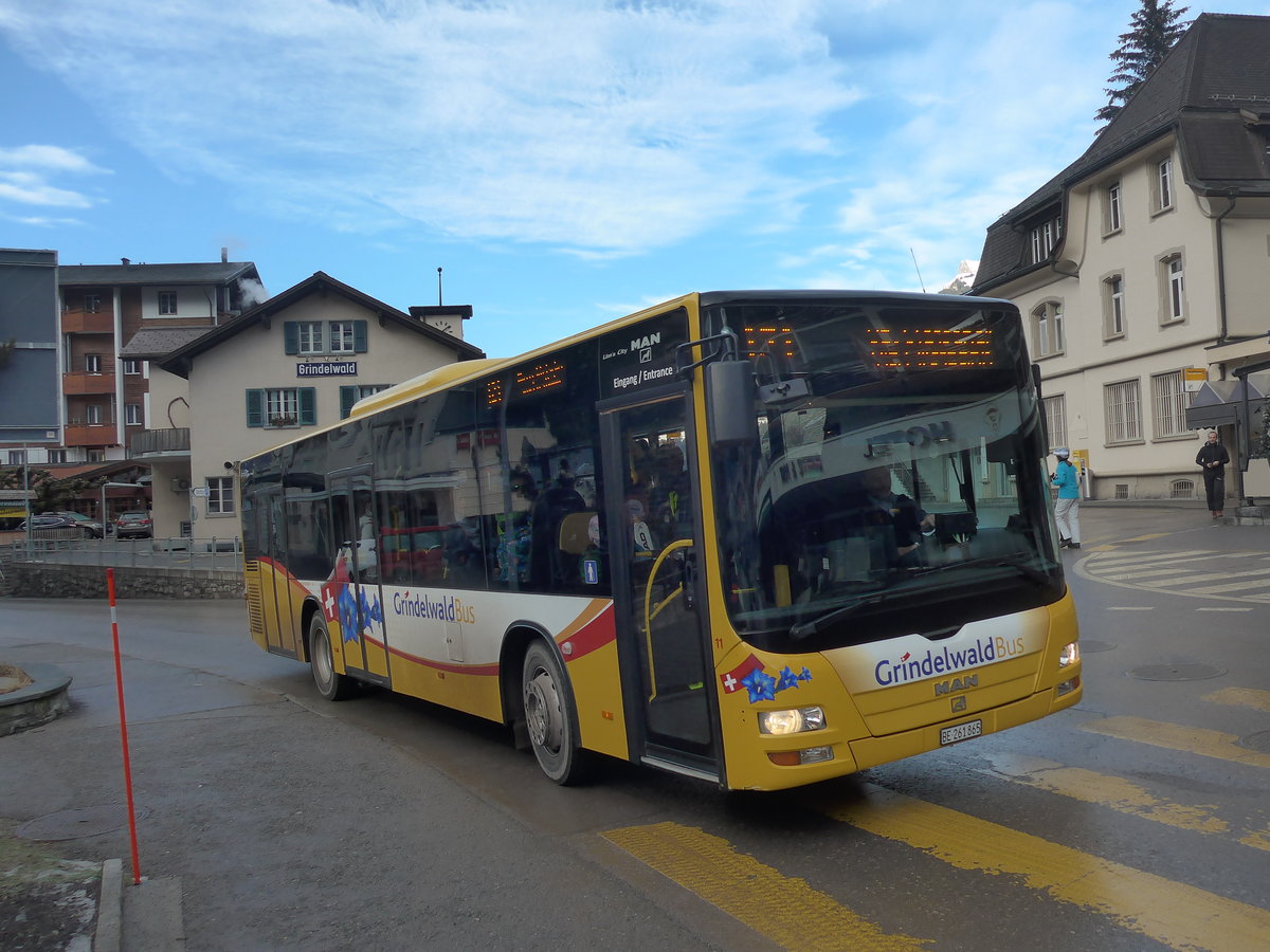 (200'487) - AVG Grindelwald - Nr. 11/BE 261'865 - MAN/G�ppel am 1. Januar 2019 beim Bahnhof Grindelwald