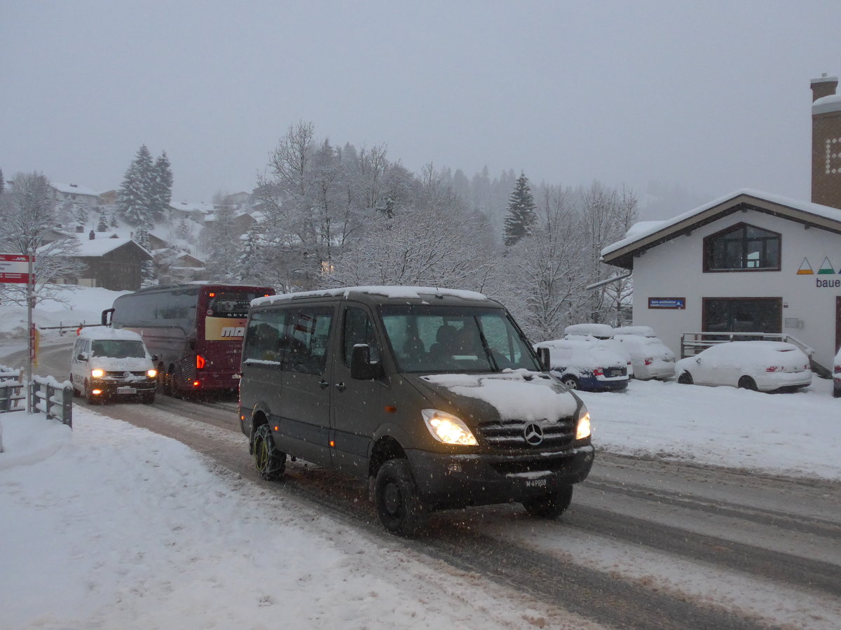 (201'022) - Schweizer Armee - M+49'908 - Mercedes am 13. Januar 2019 in Adelboden, Oey